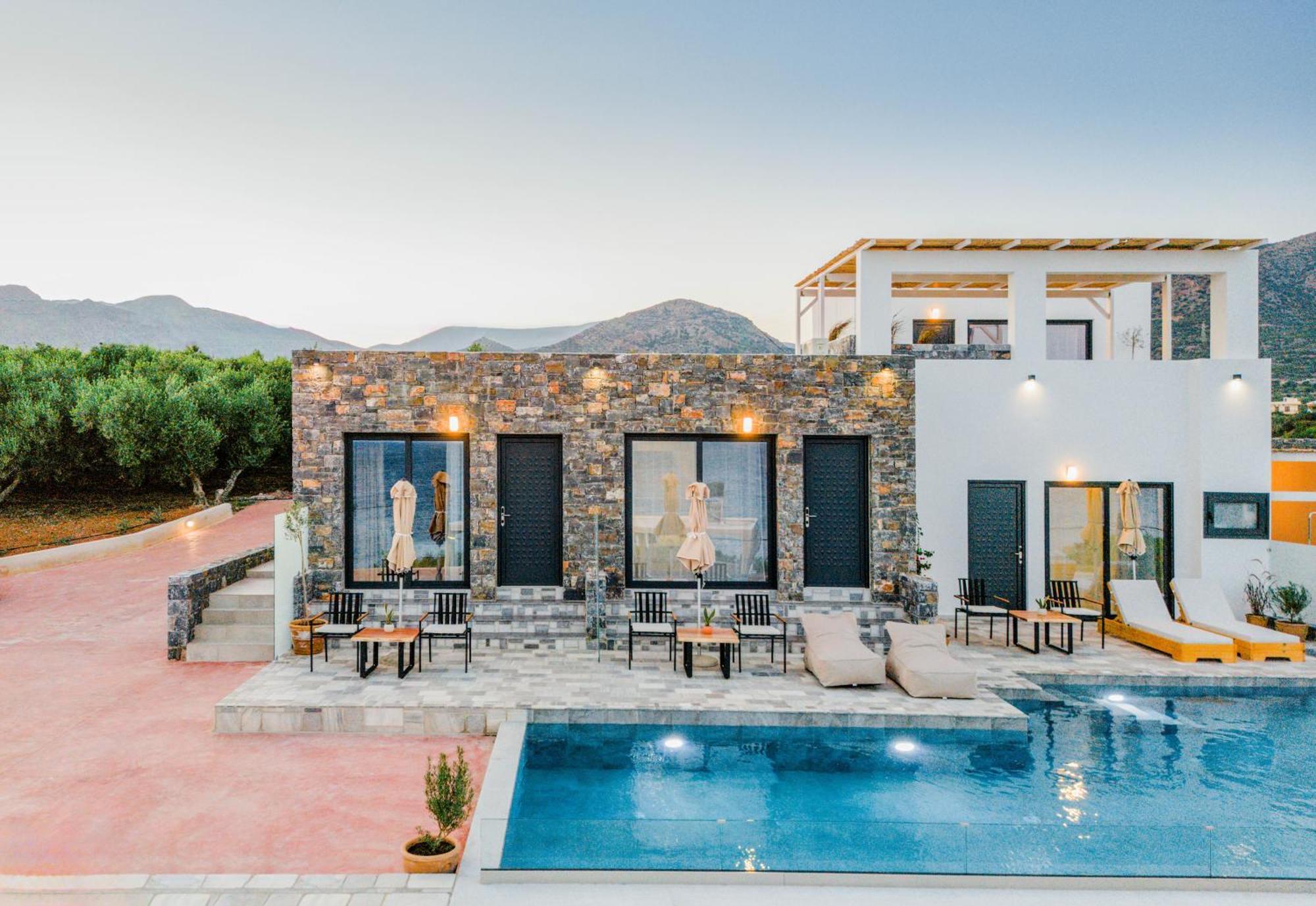 Plakakia Luxury Apartments Makrýgialos Buitenkant foto